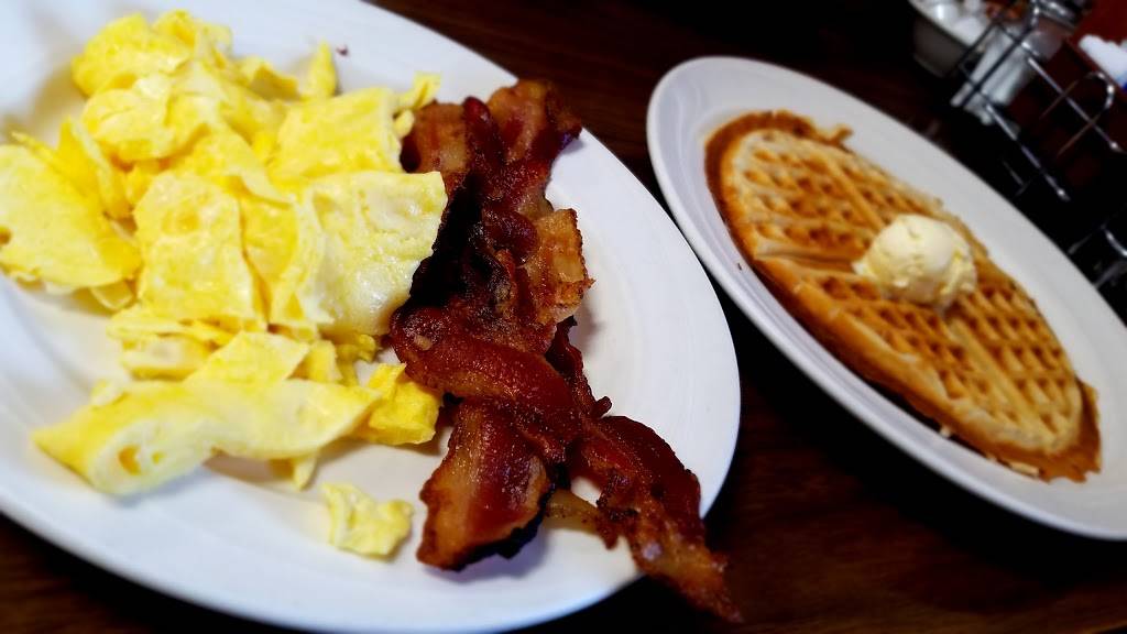 Jackies Place Restaurant | restaurant | 2636 Spenard Rd, Anchorage, AK 99503, USA | 9072743211 OR +1 907-274-3211