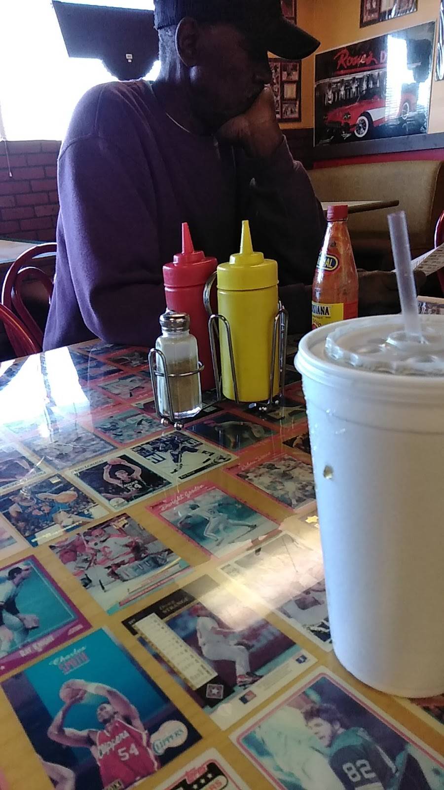 Chicago Grill | restaurant | 814 W Pioneer Pkwy, Peoria, IL 61615, USA | 3096904745 OR +1 309-690-4745