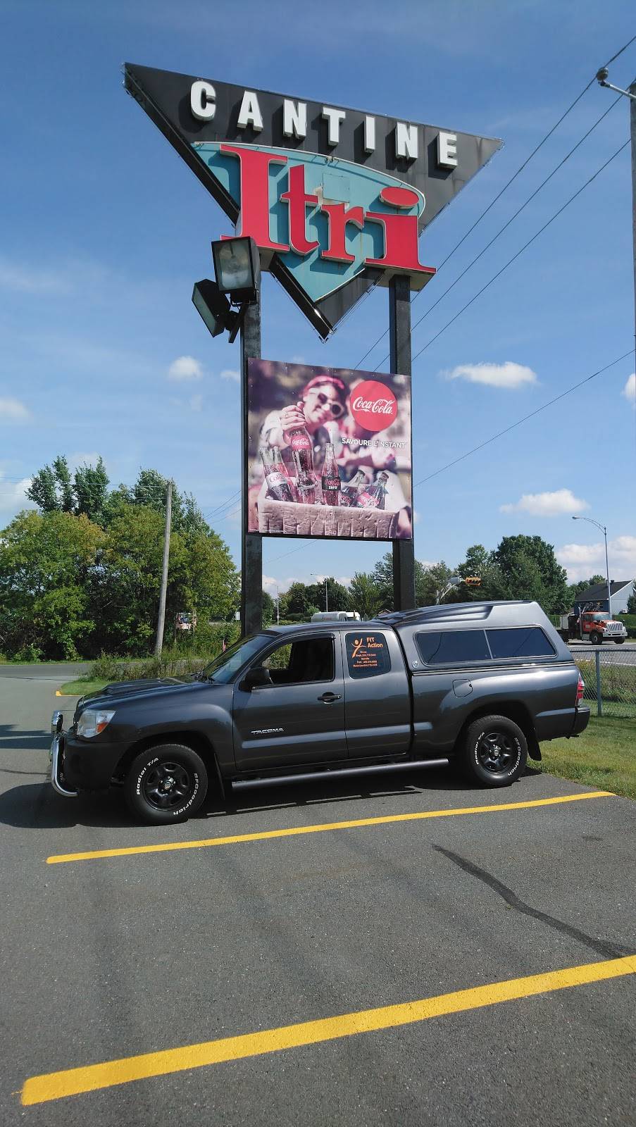 Cantine Itri | restaurant | 546 Rue Reynolds, Granby, QC J2G 9G1, Canada | 4507770911 OR +1 450-777-0911