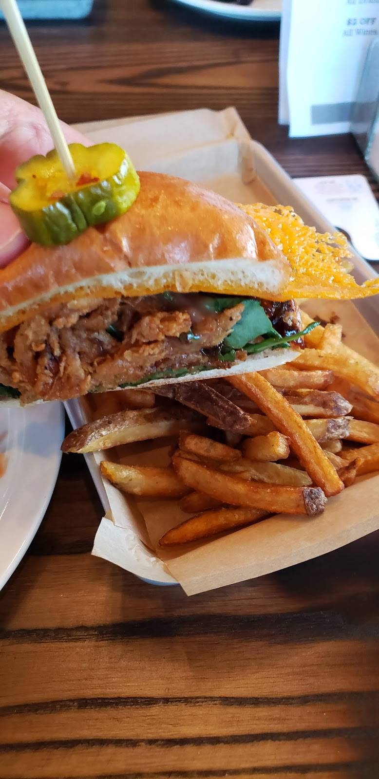 Broderick Roadhouse | restaurant | 185 Placerville Rd, Folsom, CA 95630, USA | 9169869785 OR +1 916-986-9785