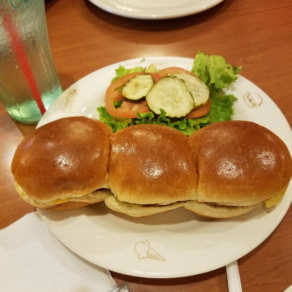 Friendlys | restaurant | 1826 Hempstead Turnpike, East Meadow, NY 11554, USA | 5167943191 OR +1 516-794-3191