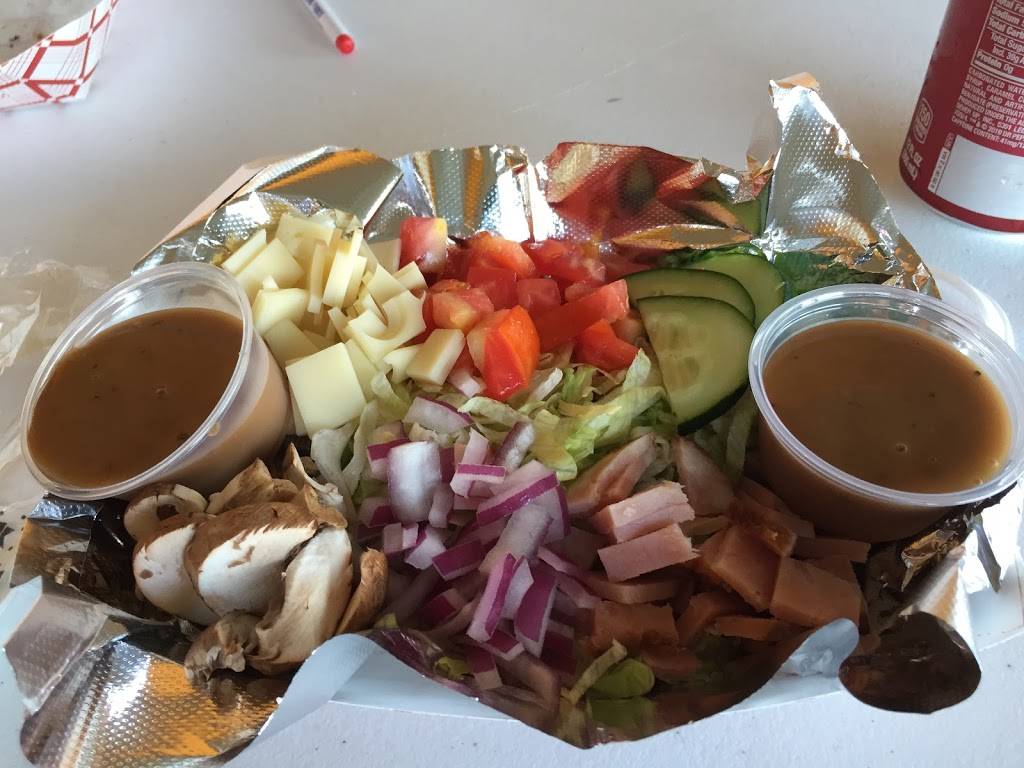 Hallies Landing | restaurant | 831 Huntington Rd, Crescent City, FL 32112, USA | 3865598125 OR +1 386-559-8125