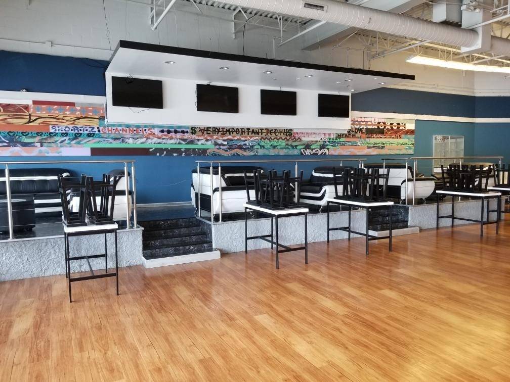 Sportz Channels | restaurant | 13053 S Ashland Ave, Calumet Park, IL 60827, USA | 3125398395 OR +1 312-539-8395