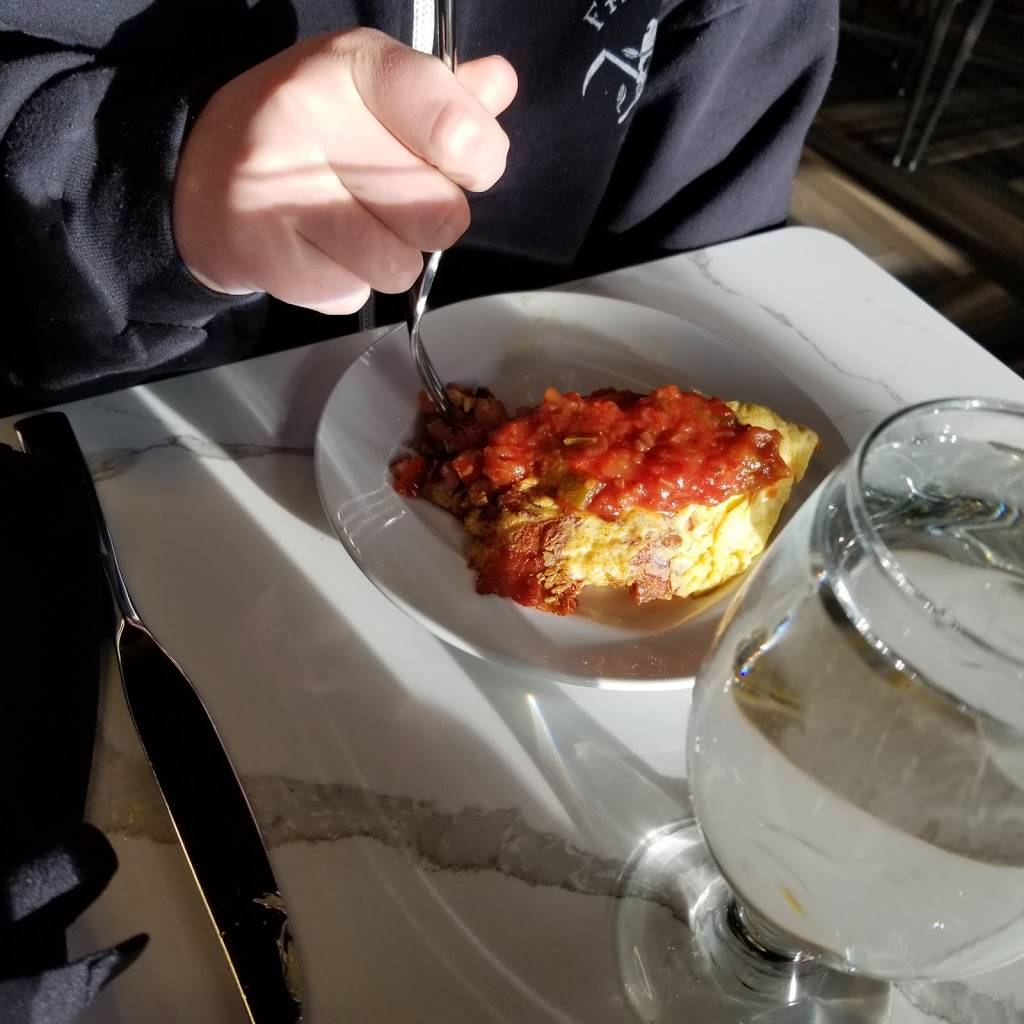 Aire craft grill | restaurant | 3 Appletree Square, Bloomington, MN 55425, USA | 9528768688 OR +1 952-876-8688