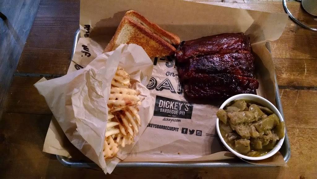 Dickeys Barbecue Pit | restaurant | 10005 W McDowell Rd, Avondale, AZ 85392, USA | 6239362011 OR +1 623-936-2011
