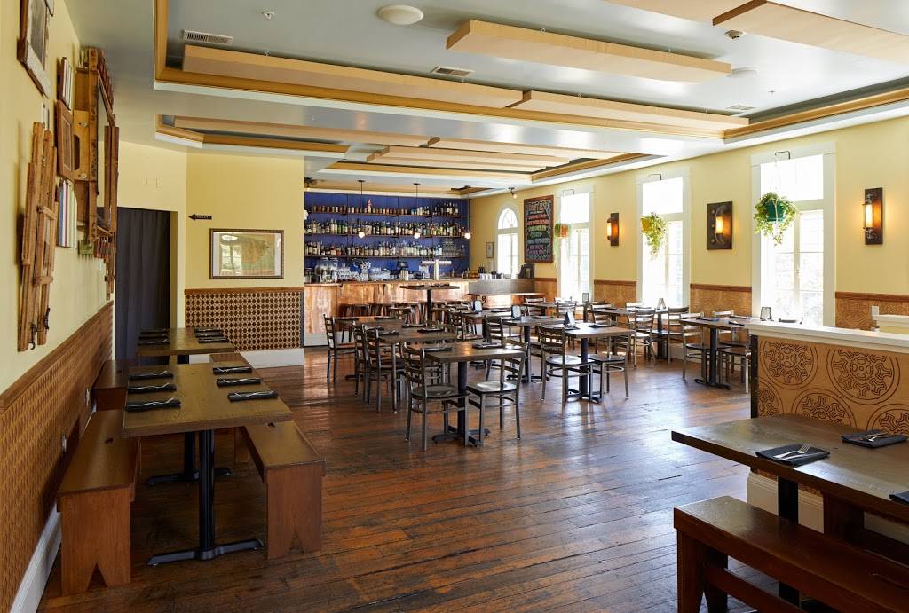 Urban Putt | restaurant | 1096 S Van Ness Ave, San Francisco, CA 94110, USA | 4153411080 OR +1 415-341-1080