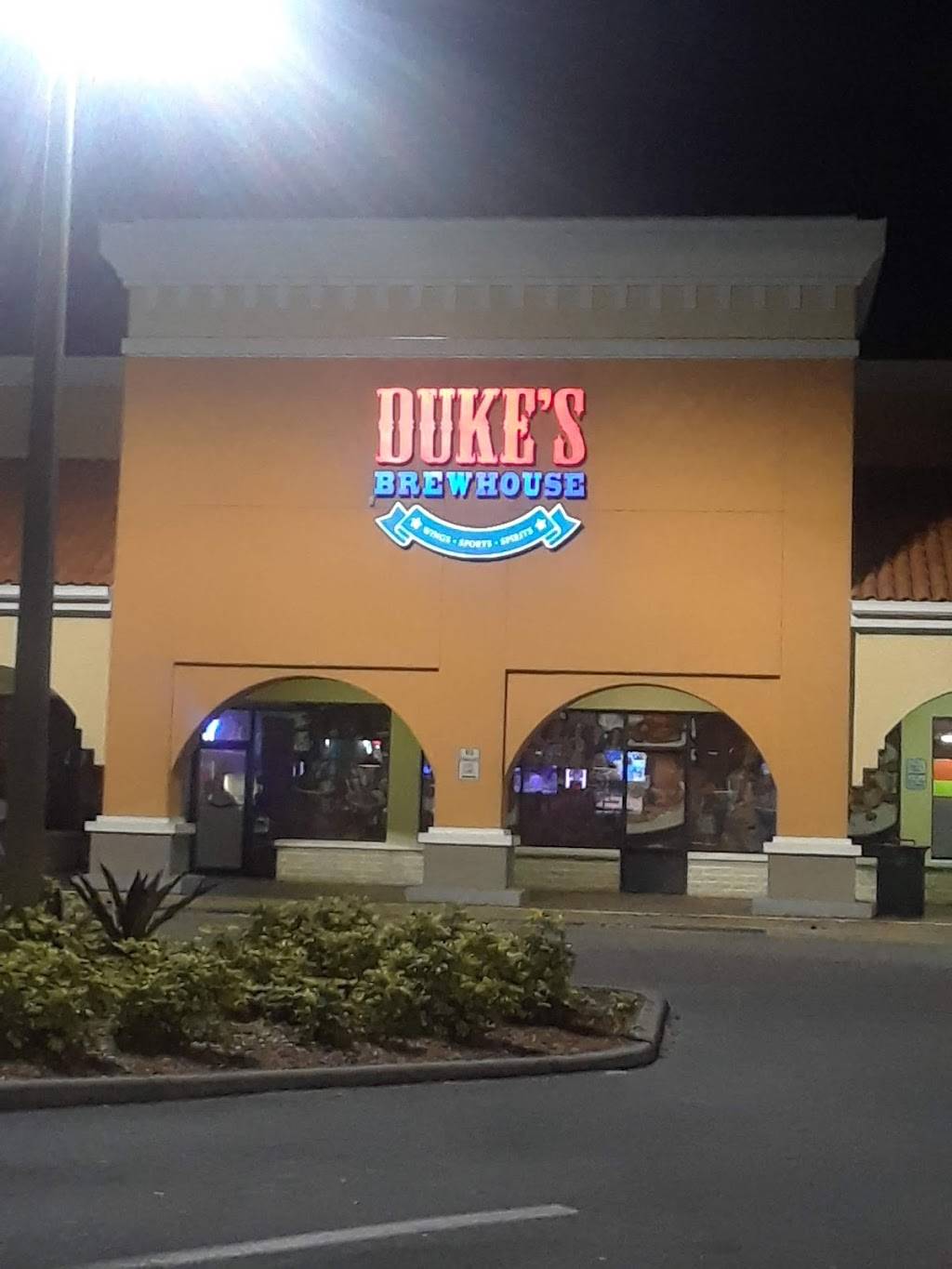 Duke’s Brewhouse | restaurant | 2212 James L Redman Pkwy, Plant City, FL 33563, USA | 8137522700 OR +1 813-752-2700