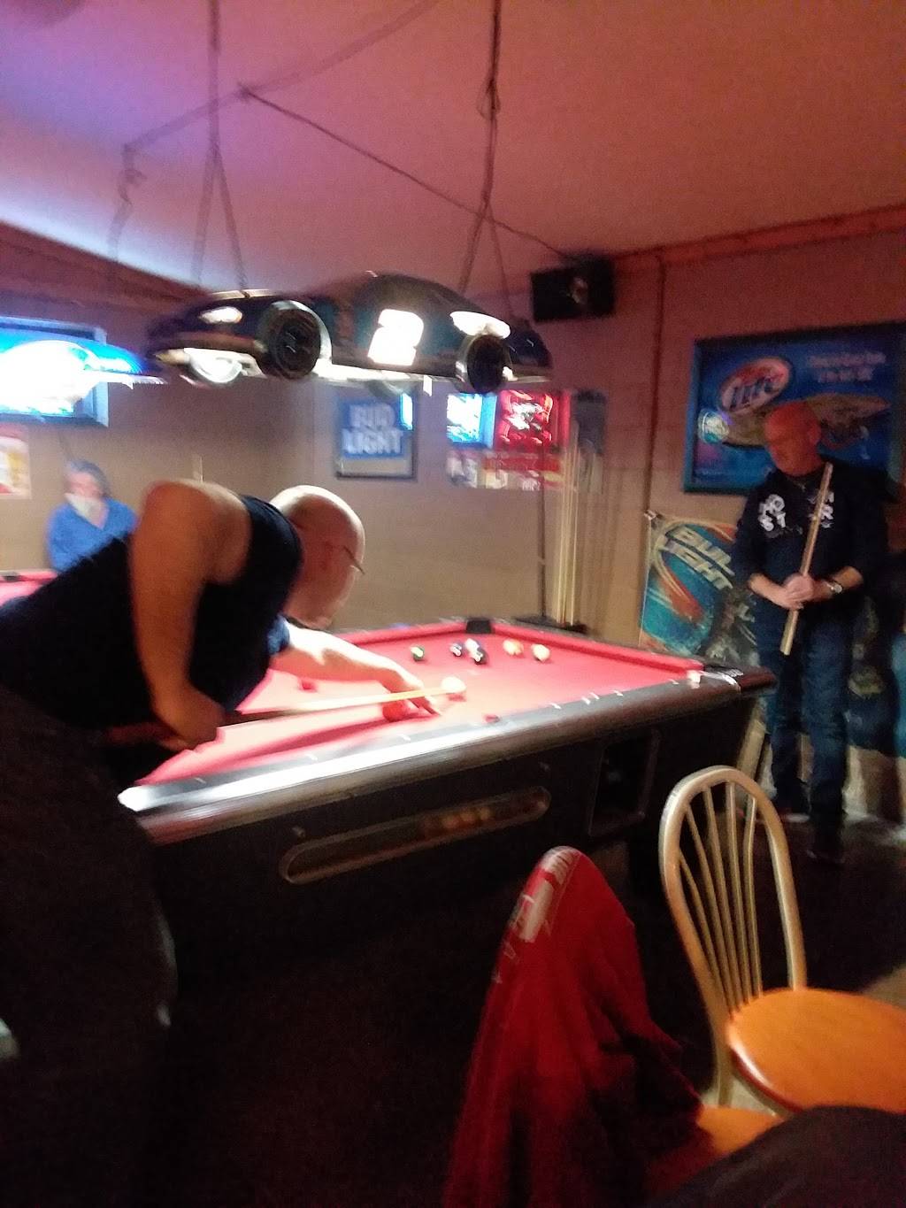 B & B | restaurant | 1423 Culbertson Ave, New Albany, IN 47150, USA | 8127259955 OR +1 812-725-9955