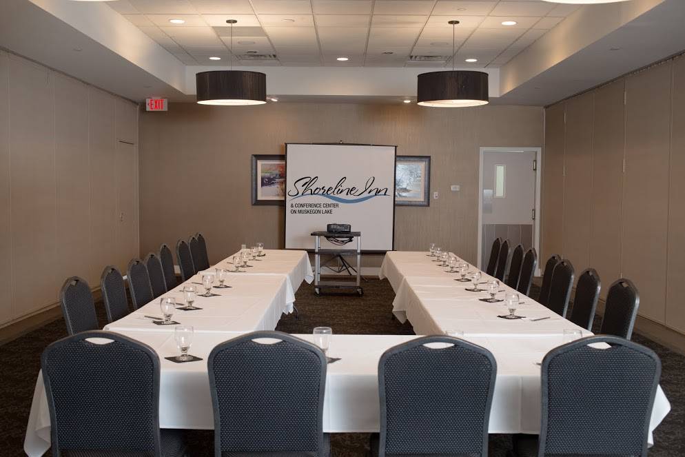 The Lake House Waterfront Grille and Event Center | restaurant | 730 Terrace Point Dr, Muskegon, MI 49440, USA | 2317224461 OR +1 231-722-4461