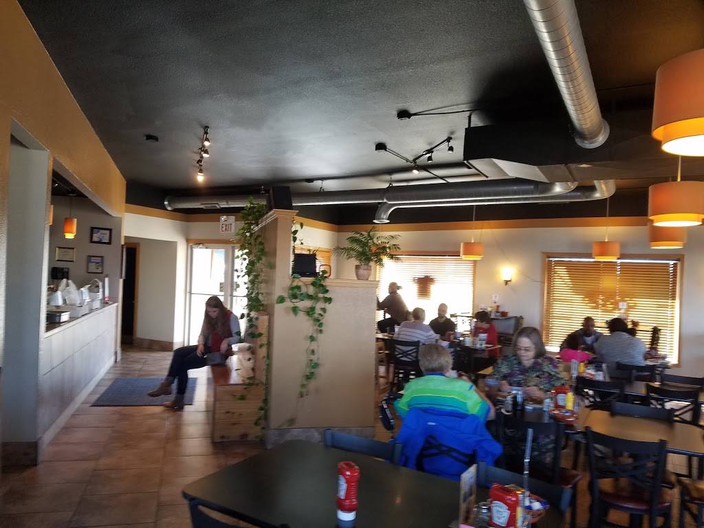 Cleavers Chicago Style Flavor | restaurant | 5501 E Indiana St, Evansville, IN 47715, USA | 8124730001 OR +1 812-473-0001