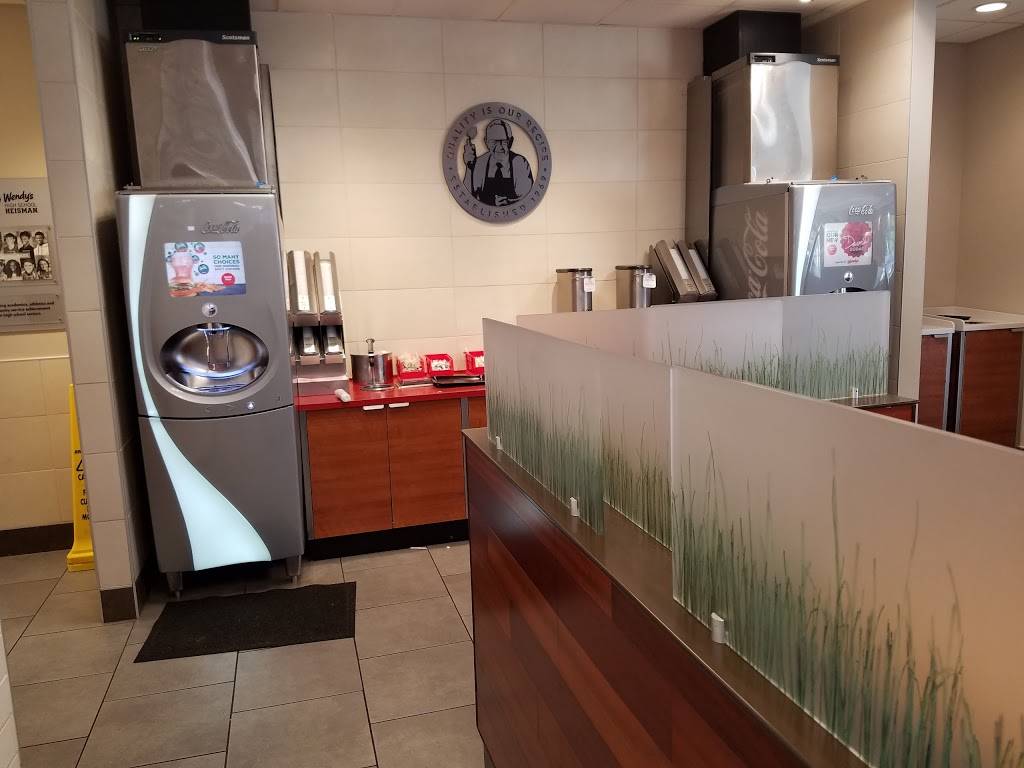 Wendys | restaurant | 8275 Hampton Blvd, Norfolk, VA 23505, USA | 7574231971 OR +1 757-423-1971