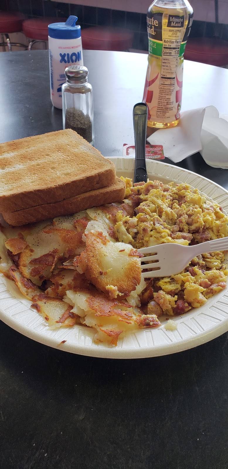 Arts Drive In | restaurant | 1333 W North Ave, Chicago, IL 60642, USA | 7734890099 OR +1 773-489-0099