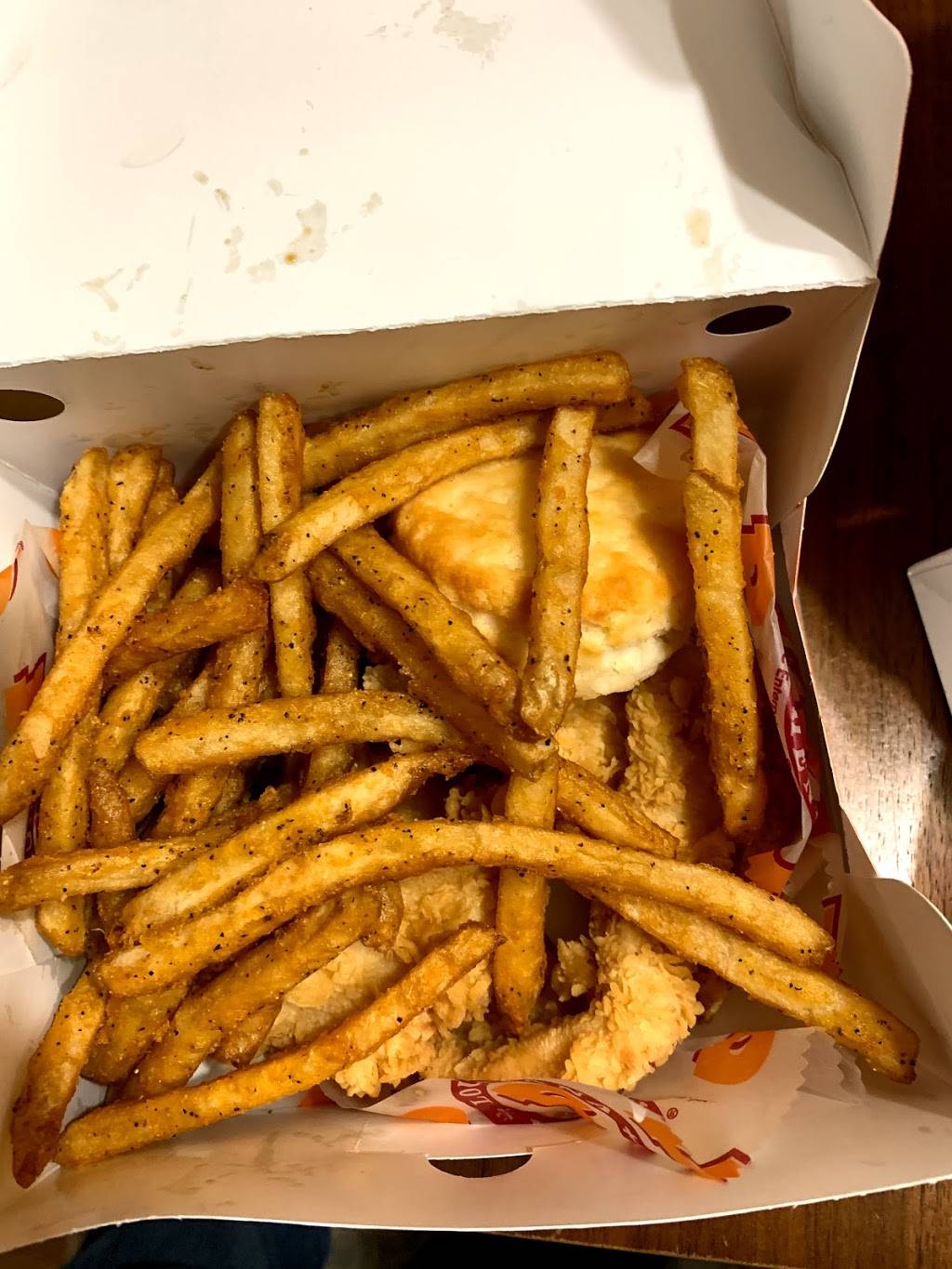 Popeyes Louisiana Kitchen | restaurant | 1900 Appleby Line Unit 7, Burlington, ON L7L 0B7, Canada | 9053350035 OR +1 905-335-0035