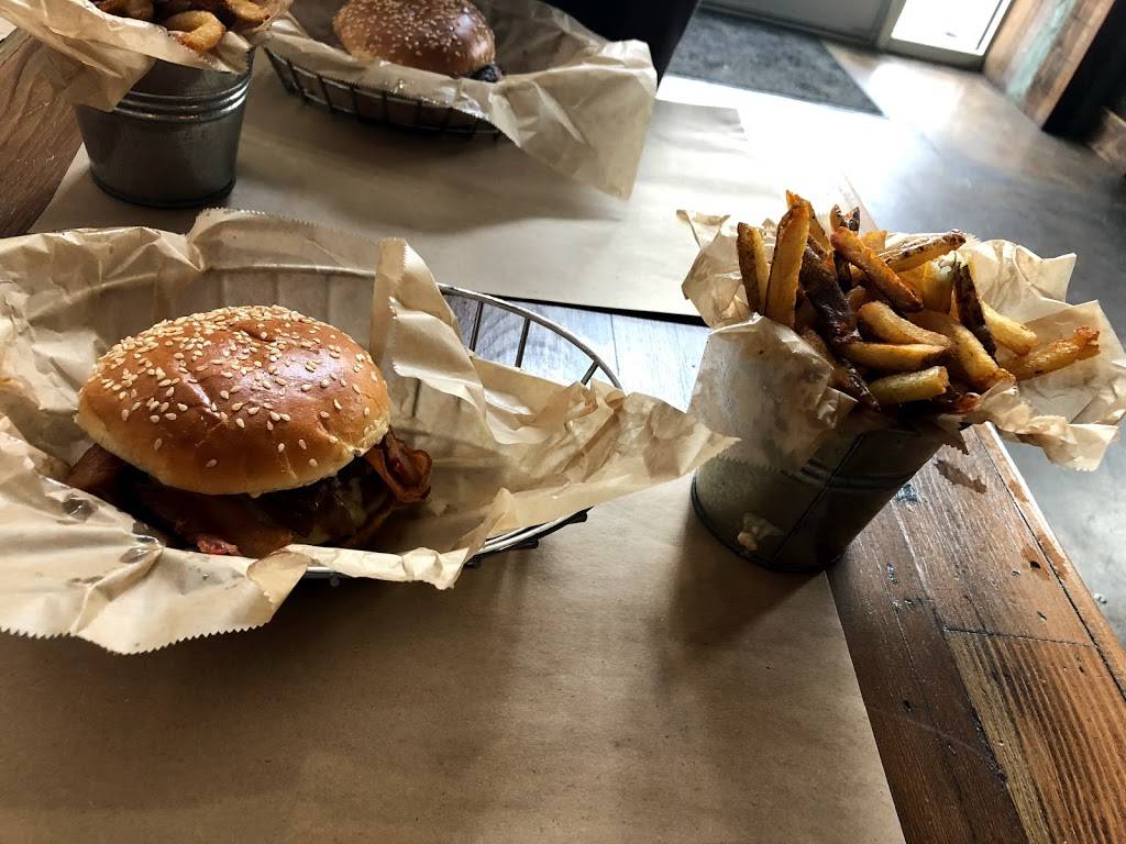 Farm Burger Grant Park | restaurant | 275 Memorial Dr SE Ste B2, Atlanta, GA 30312, USA | 4047481310 OR +1 404-748-1310