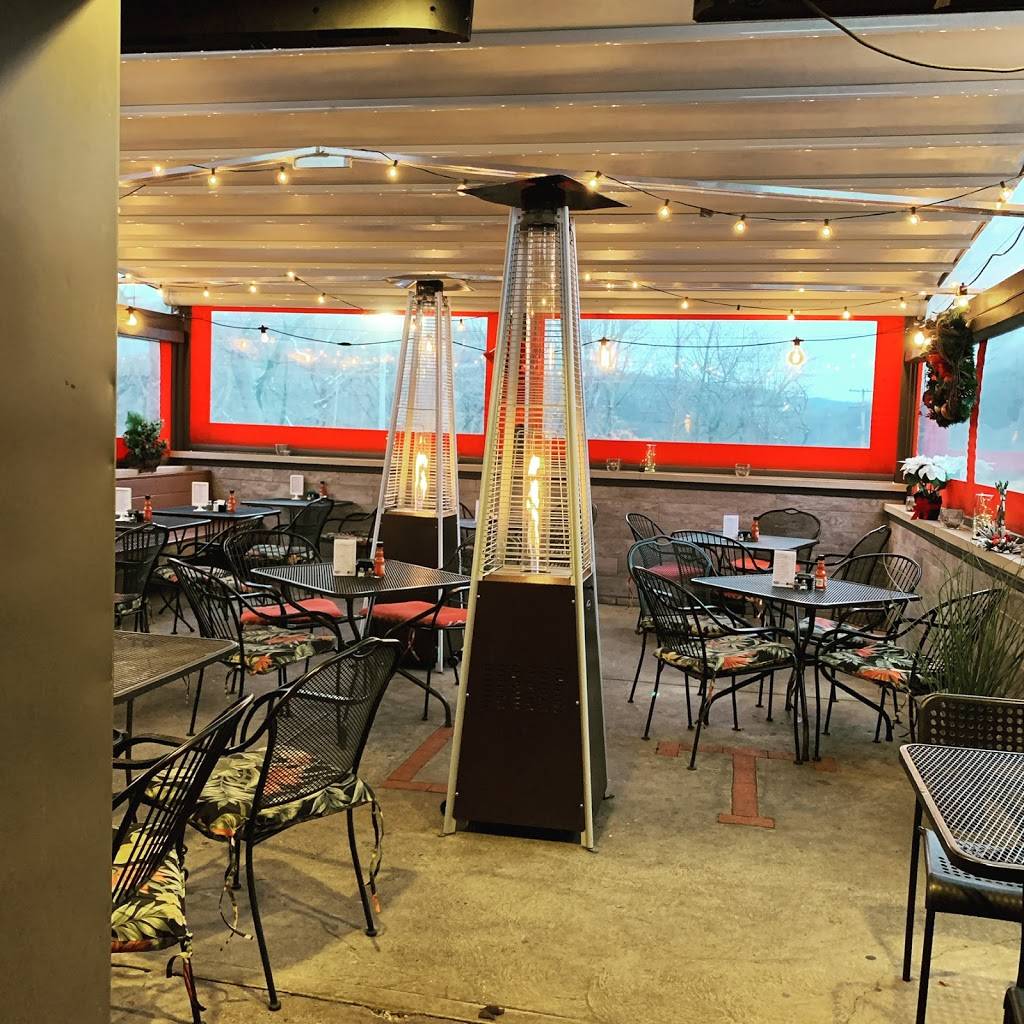 Carls Tavern | restaurant | 3386 William Penn Hwy, Pittsburgh, PA 15235, USA | 4128234050 OR +1 412-823-4050