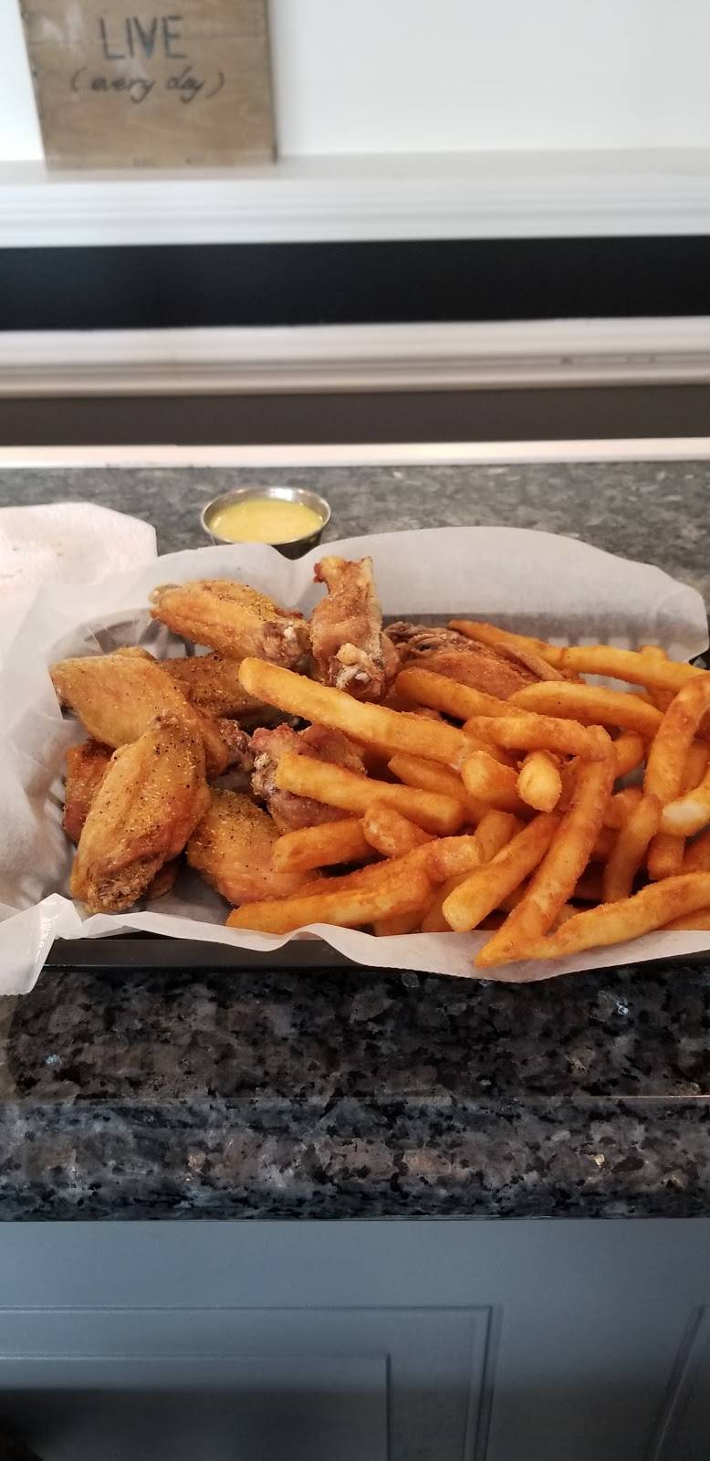 Rebels Backyard Grill | restaurant | 116 W Main St, Duncan, SC 29334, USA | 8643365259 OR +1 864-336-5259