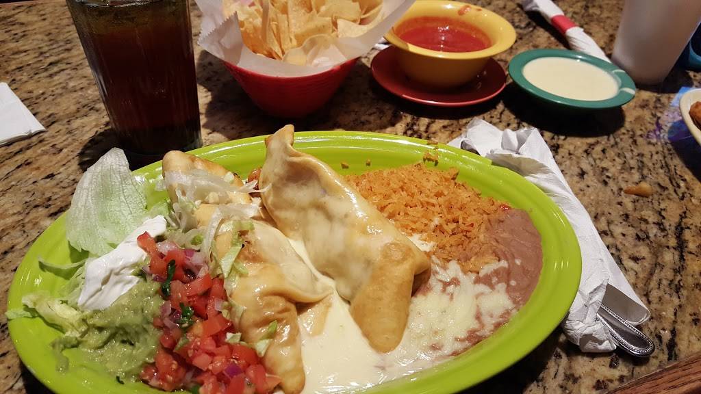 El Patio | restaurant | 1995 US Highway 51 Bypass, North, Dyersburg, TN 38024, USA | 7312879488 OR +1 731-287-9488