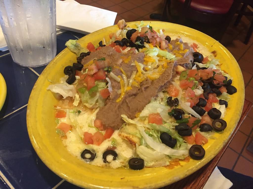 Fernandos | restaurant | 380 N 114th St, Omaha, NE 68154, USA | 4023305707 OR +1 402-330-5707