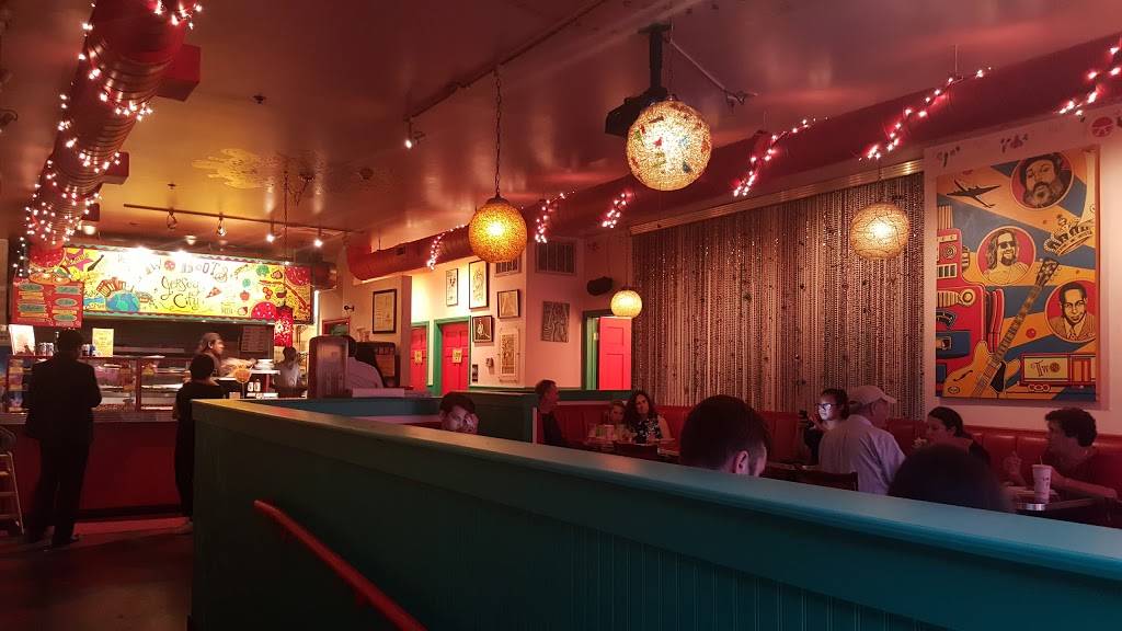 Two Boots Pizza | restaurant | 133 Newark Ave, Jersey City, NJ 07302, USA | 2012091250 OR +1 201-209-1250