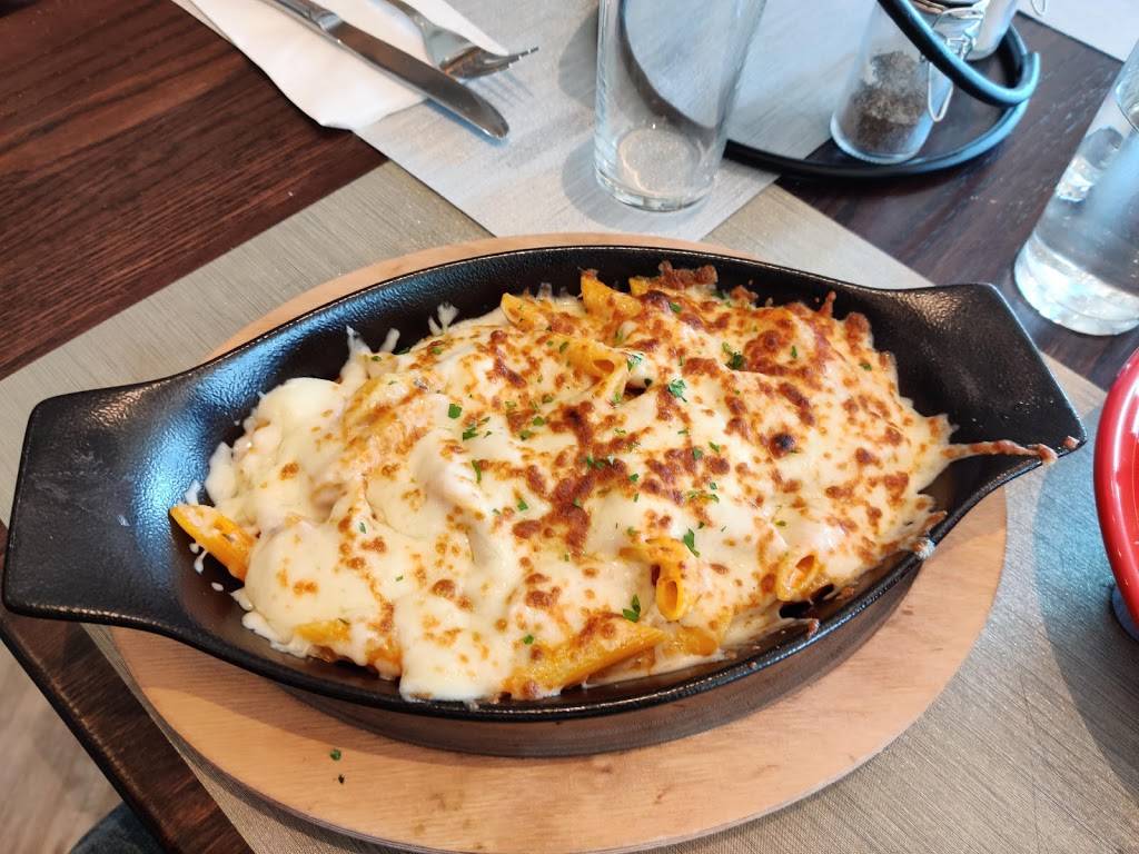 The Upper Crust Queens | restaurant | 67-11 Main St, Flushing, NY 11367, USA | 5853127878 OR +1 585-312-7878