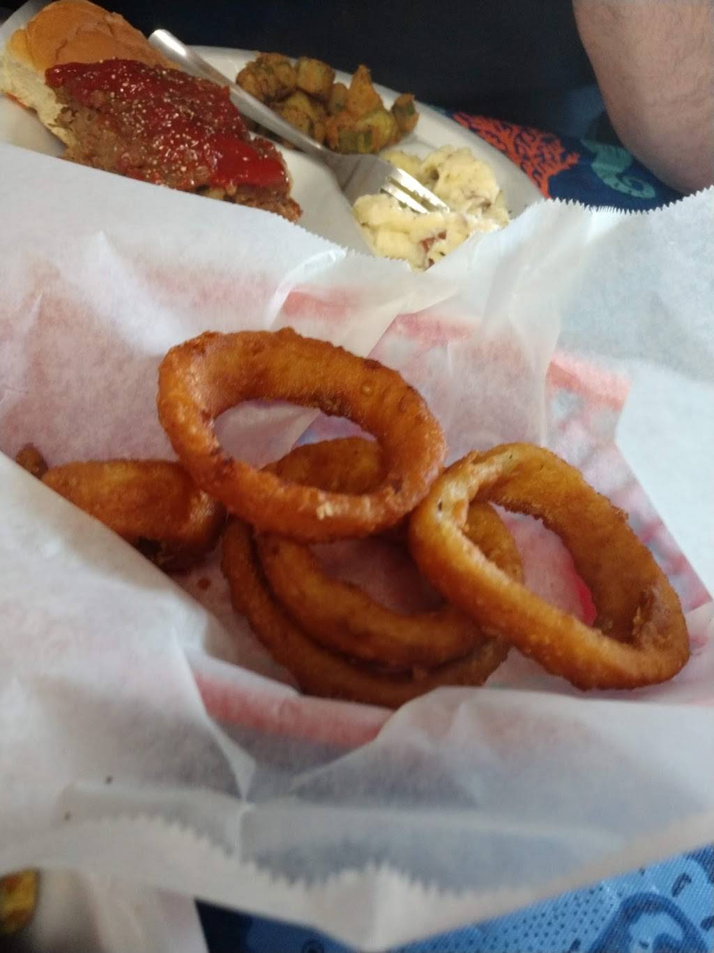 Hutchins Snack Bar | restaurant | 501 Boss Moore Rd, Caroleen, NC 28019, USA | 8286576138 OR +1 828-657-6138