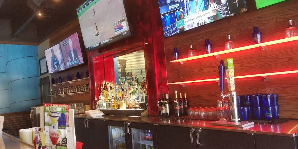 Chilis Grill & Bar | meal takeaway | 111 Grand Hill Pl, Holly Springs, NC 27540, USA | 9195577841 OR +1 919-557-7841