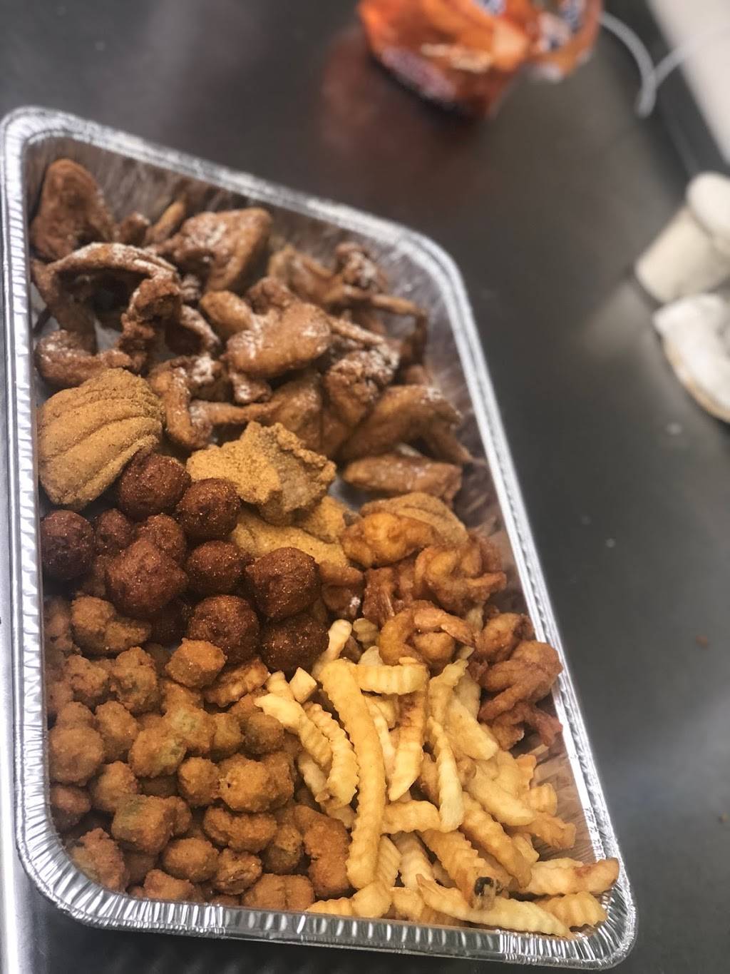 Livernois Fresh Fish & Seafood | restaurant | 18280 Livernois, Detroit, MI 48221, USA | 3138637000 OR +1 313-863-7000