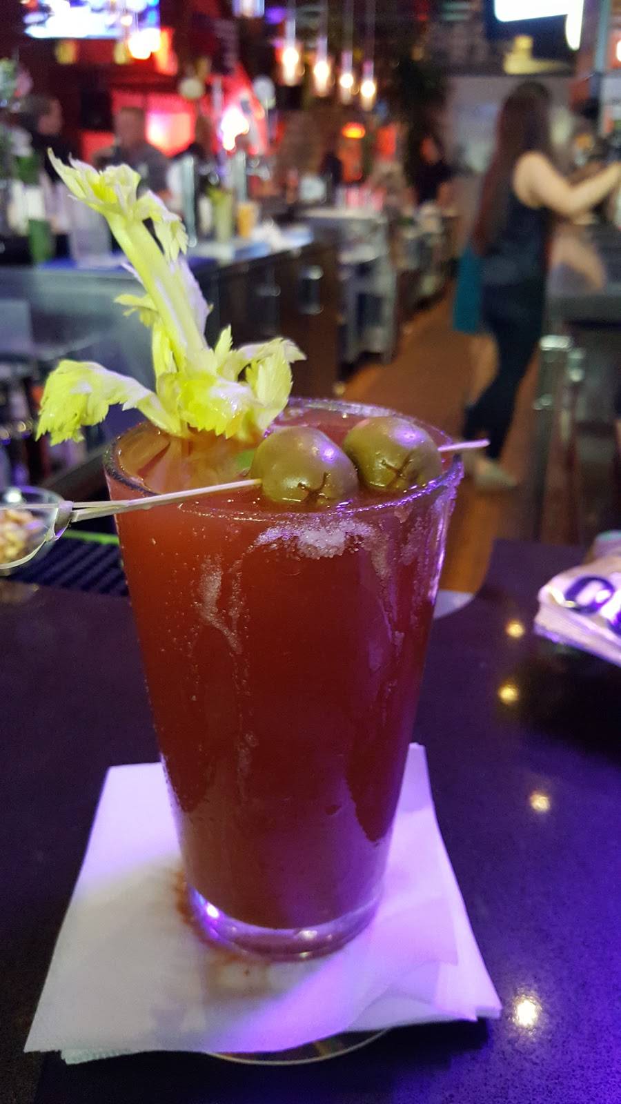 Sams Cable Car Lounge | night club | 222 Powell St, San Francisco, CA 94102, USA | 4154347222 OR +1 415-434-7222