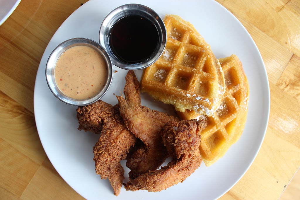 Freddie Gs Chicken and Waffle | restaurant | 1435 Salisbury St, St. Louis, MO 63107, USA | 3143546515 OR +1 314-354-6515