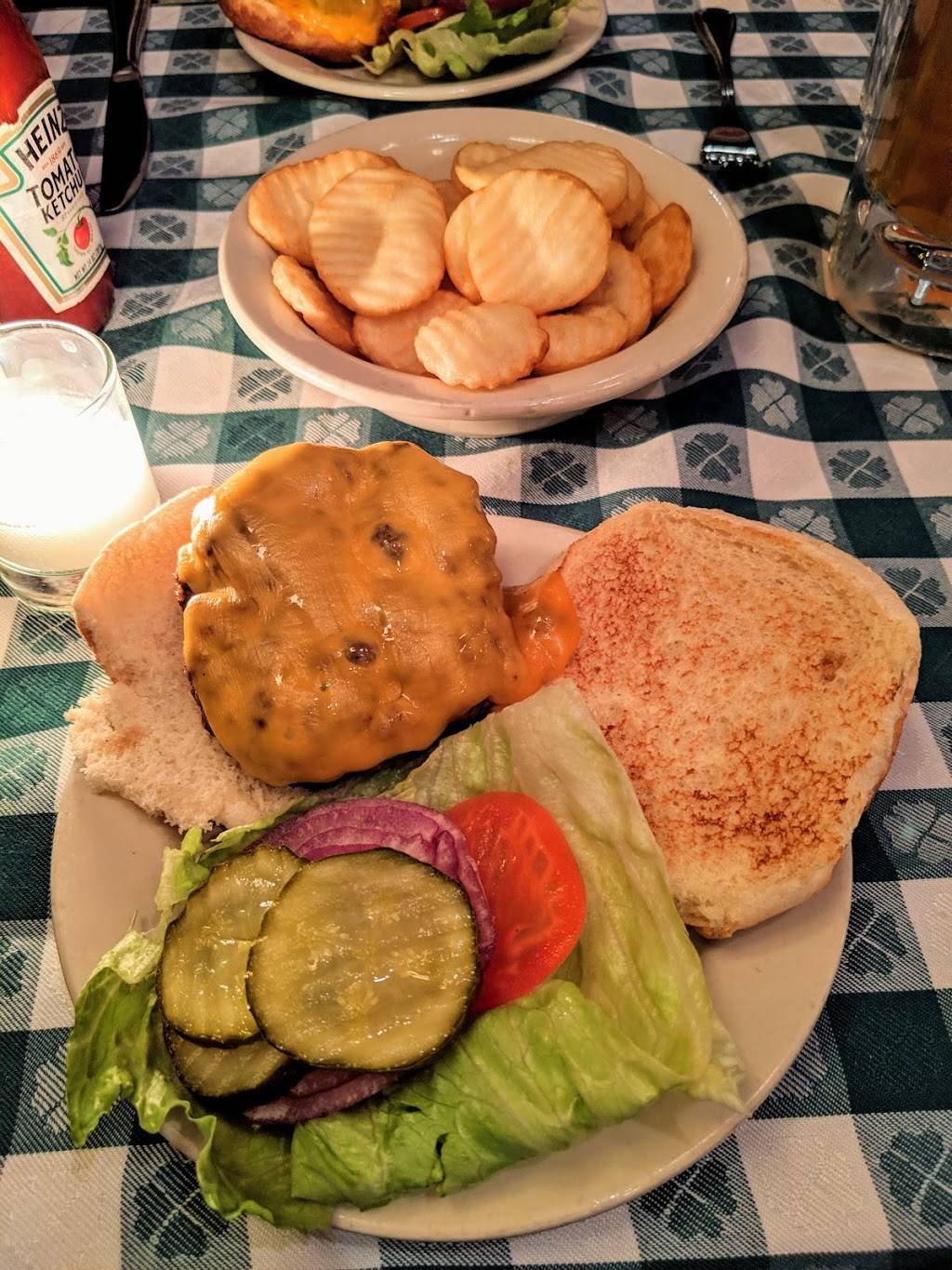 JG Melon | restaurant | 480 Amsterdam Ave, New York, NY 10024, USA | 6468959388 OR +1 646-895-9388