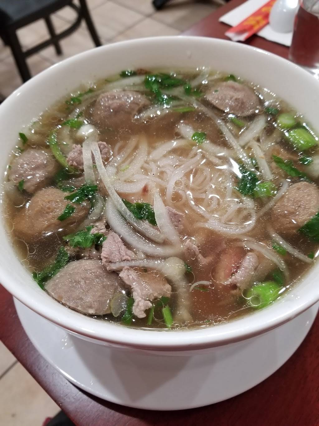 Pho Le | restaurant | 446 N 7th St, Allentown, PA 18102, USA | 4842218768 OR +1 484-221-8768