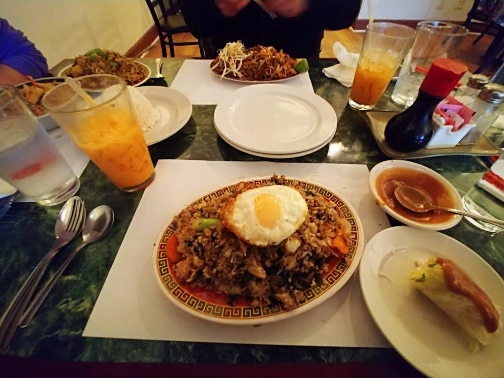 EE-Sane Thai-Lao Cuisine | restaurant | 1806 N Farwell Ave, Milwaukee, WI 53202, USA | 4142248284 OR +1 414-224-8284