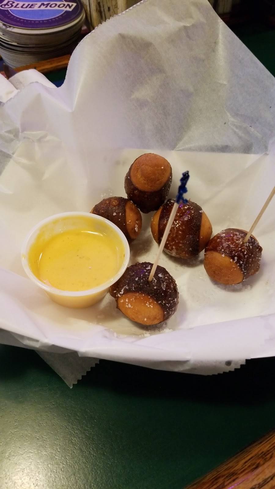 Joes Bar & Grill | restaurant | 2958 W Dunes Hwy, Michigan City, IN 46360, USA | 2198799336 OR +1 219-879-9336