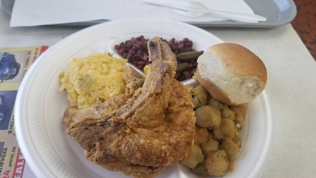 Waylons Family Restaurant | restaurant | 77 E Oak St, McRae-Helena, GA 31055, USA | 2298682590 OR +1 229-868-2590