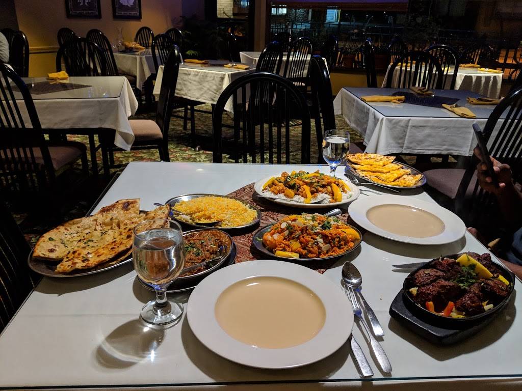 Cafe Tandoor | restaurant | 2096 S Taylor Rd, Cleveland, OH 44118, USA | 2163718500 OR +1 216-371-8500