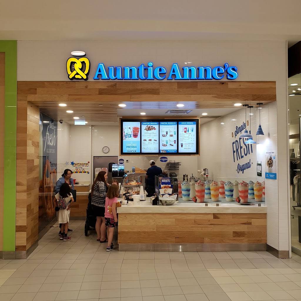 Auntie Annes | restaurant | 17600 Yonge St, Newmarket, ON L3Y 4Z1, Canada | 9058958343 OR +1 905-895-8343