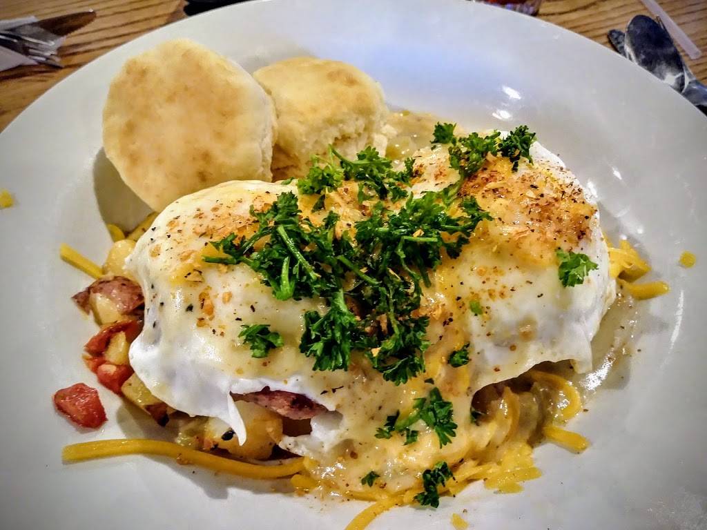 Cracker Barrel Old Country Store | restaurant | 635 S Cumberland St, Lebanon, TN 37087, USA | 6154444995 OR +1 615-444-4995