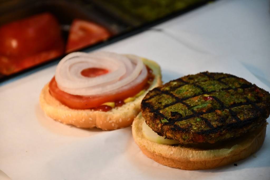 Wojos | restaurant | 9851 S Pulaski Rd, Evergreen Park, IL 60805, USA | 7084231121 OR +1 708-423-1121