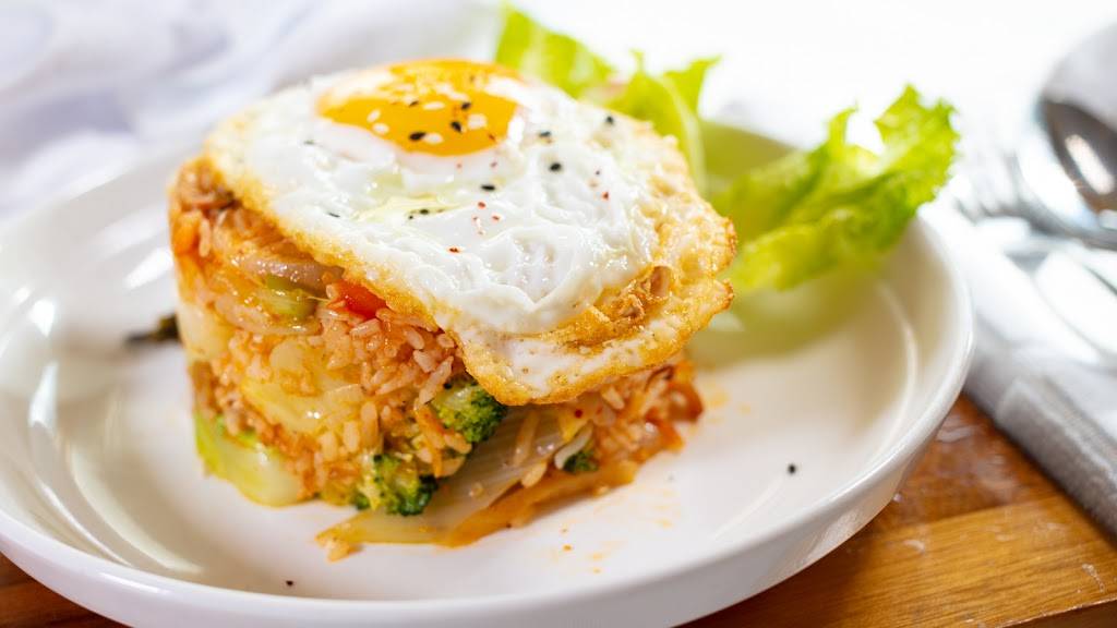 Oxtail Pho - Bánh Mì - Phở Đuôi Bò | restaurant | 814 Dundas St W, Toronto, ON M6J 1V3, Canada | 4165370188 OR +1 416-537-0188