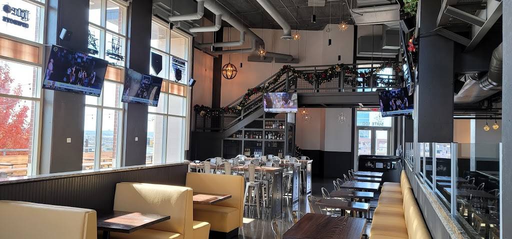 Local Tap & Table | restaurant | 3333 Harry Hines Blvd Suite 100, Dallas, TX 75201, USA | 4692832000 OR +1 469-283-2000