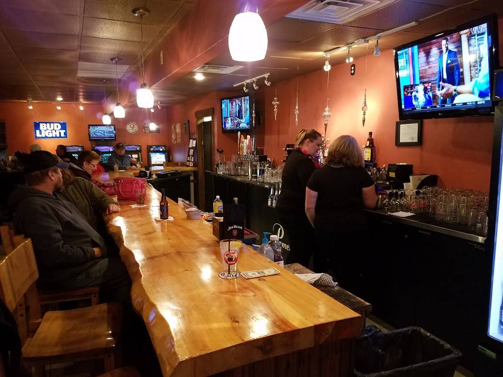 Pamelas Bar And Grille | restaurant | N7640 County Rd WH, Fond du Lac, WI 54937, USA | 9209335501 OR +1 920-933-5501