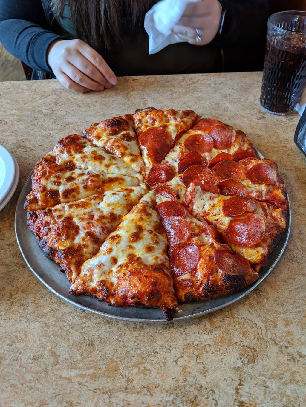 Toppers Pizza | restaurant | 18417 Soledad Canyon Rd, Santa Clarita, CA 91387, USA | 6612227888 OR +1 661-222-7888