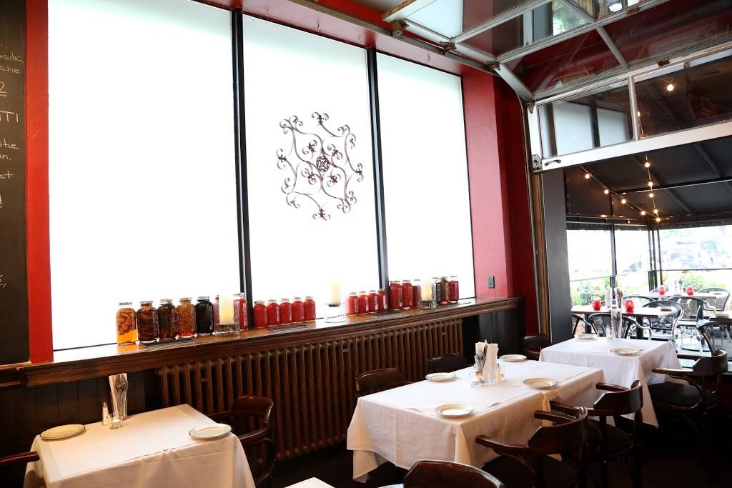 Monkland Taverne | restaurant | 5555 Av de Monkland, Montréal, QC H4A 1E1, Canada | 5144865768 OR +1 514-486-5768