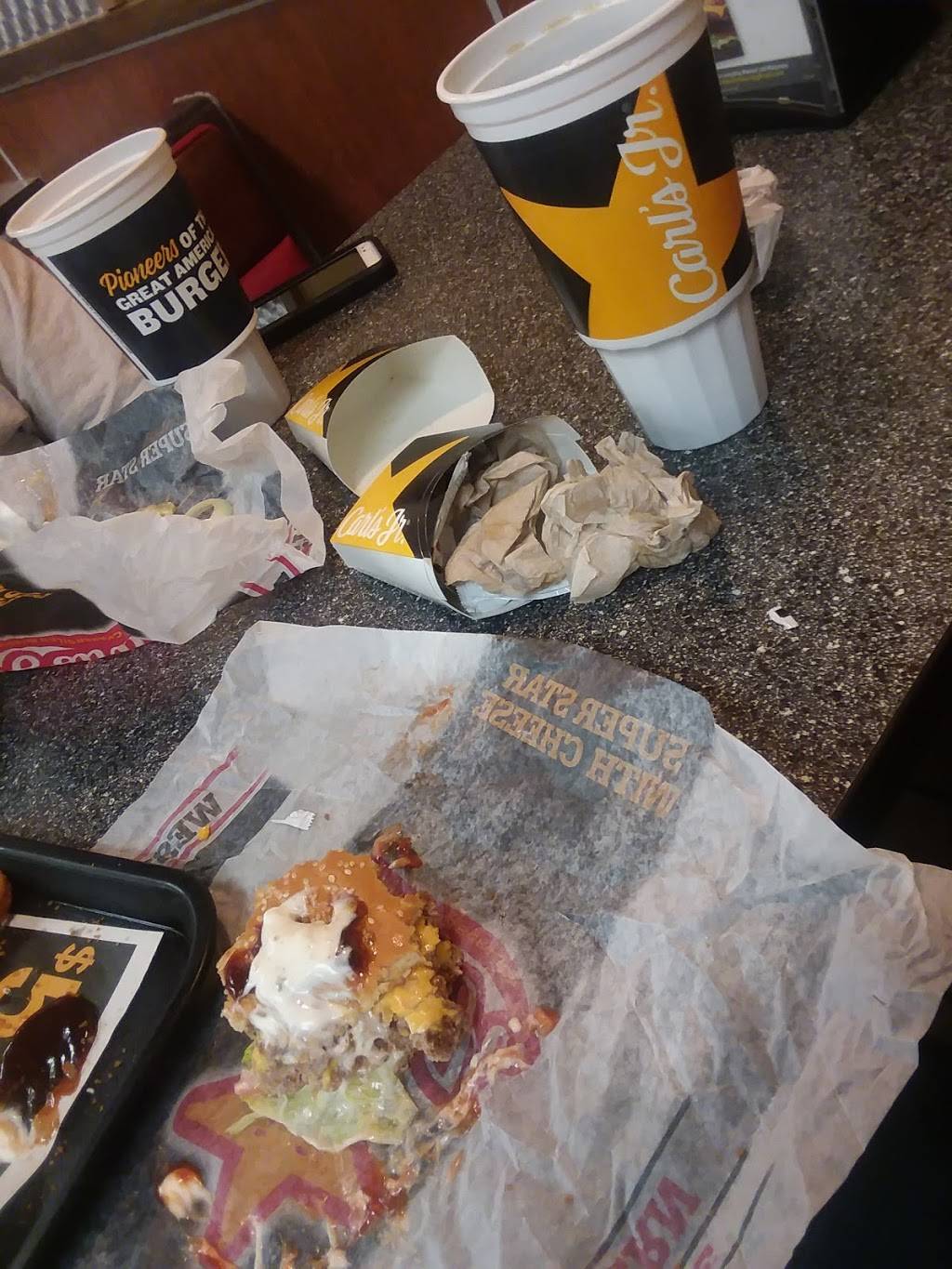 Carls Jr. | restaurant | 85 S Tower Square, Tulare, CA 93274, USA | 5596885638 OR +1 559-688-5638