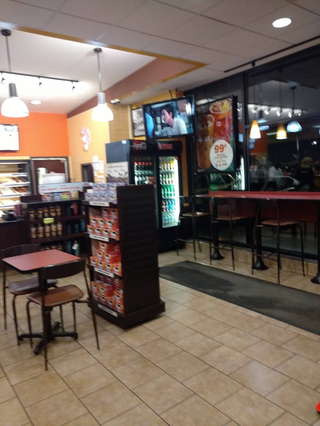 Dunkin | cafe | 892 S E Main St, East Dundee, IL 60118, USA | 8474287163 OR +1 847-428-7163