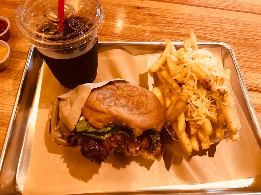 Beeps Burgers | restaurant | 24703 Amador St, Hayward, CA 94544, USA | 5104703022 OR +1 510-470-3022