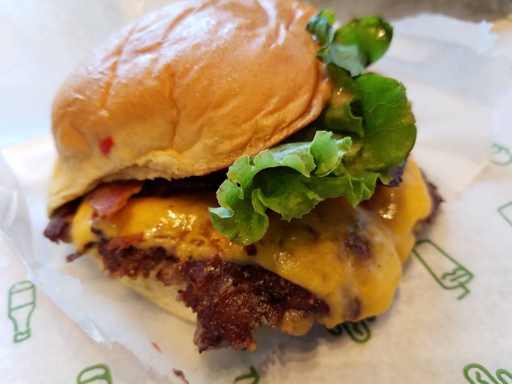 Shake Shack | restaurant | 252 S Brand Blvd, Glendale, CA 91204, USA | 8188581612 OR +1 818-858-1612