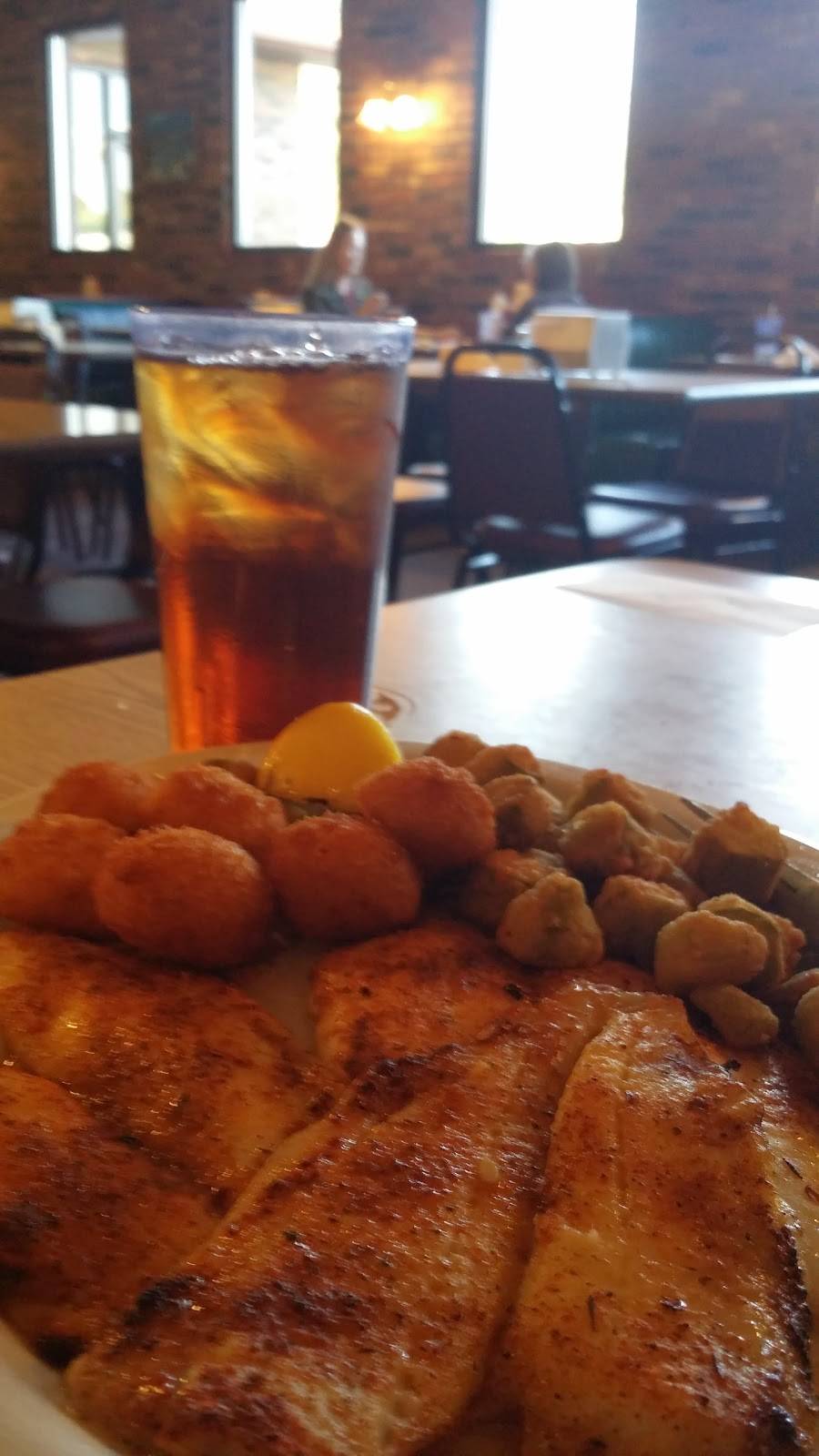 Hook & Anchor Family Seafood | restaurant | 950 Rutherford Rd, Marion, NC 28752, USA | 8286529467 OR +1 828-652-9467