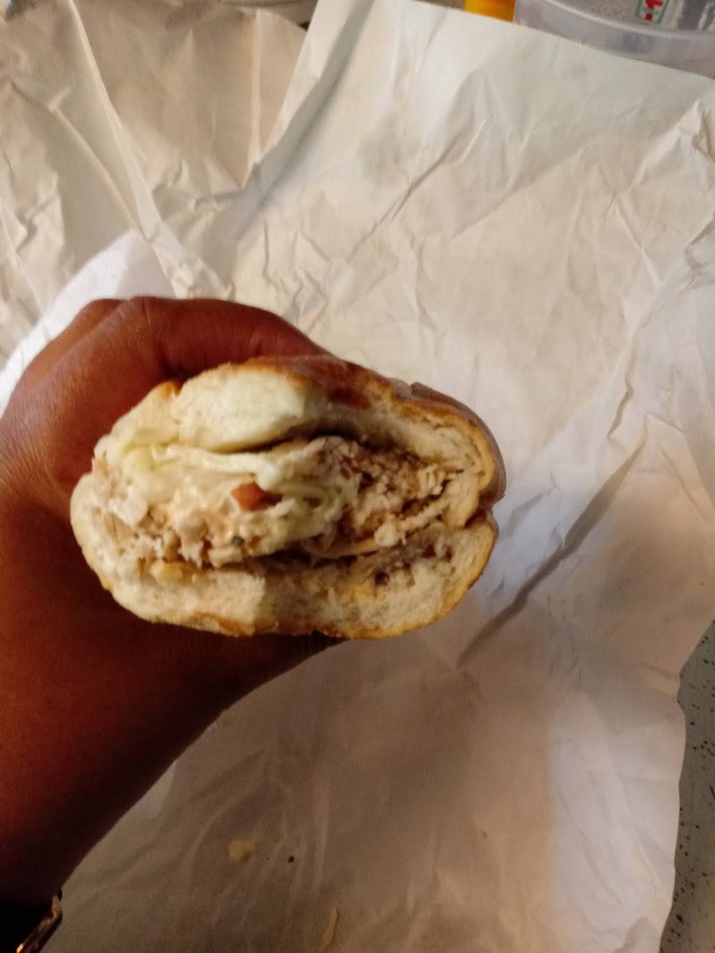 Capriottis Sandwich Shop | restaurant | 500 Abruzzi Dr, Chester, MD 21619, USA | 4106439993 OR +1 410-643-9993