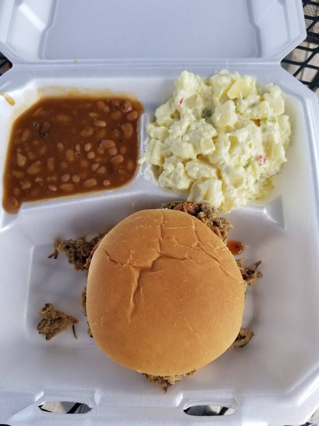 Constant Smoke BBQ | restaurant | 3414 Lebanon Pike, Hermitage, TN 37076, USA | 6154007814 OR +1 615-400-7814